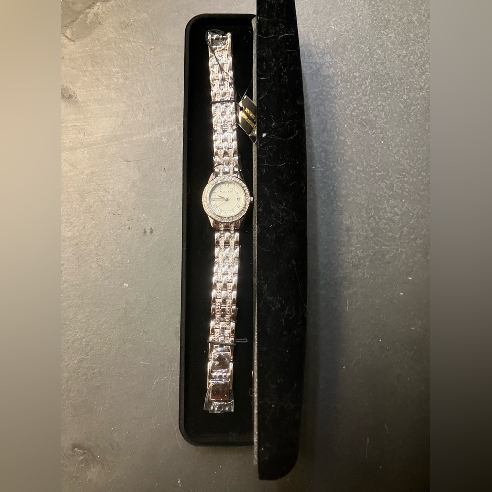 Mary Kay Elegant Silver Watch with Crystal Accents Beans New Needs Battery